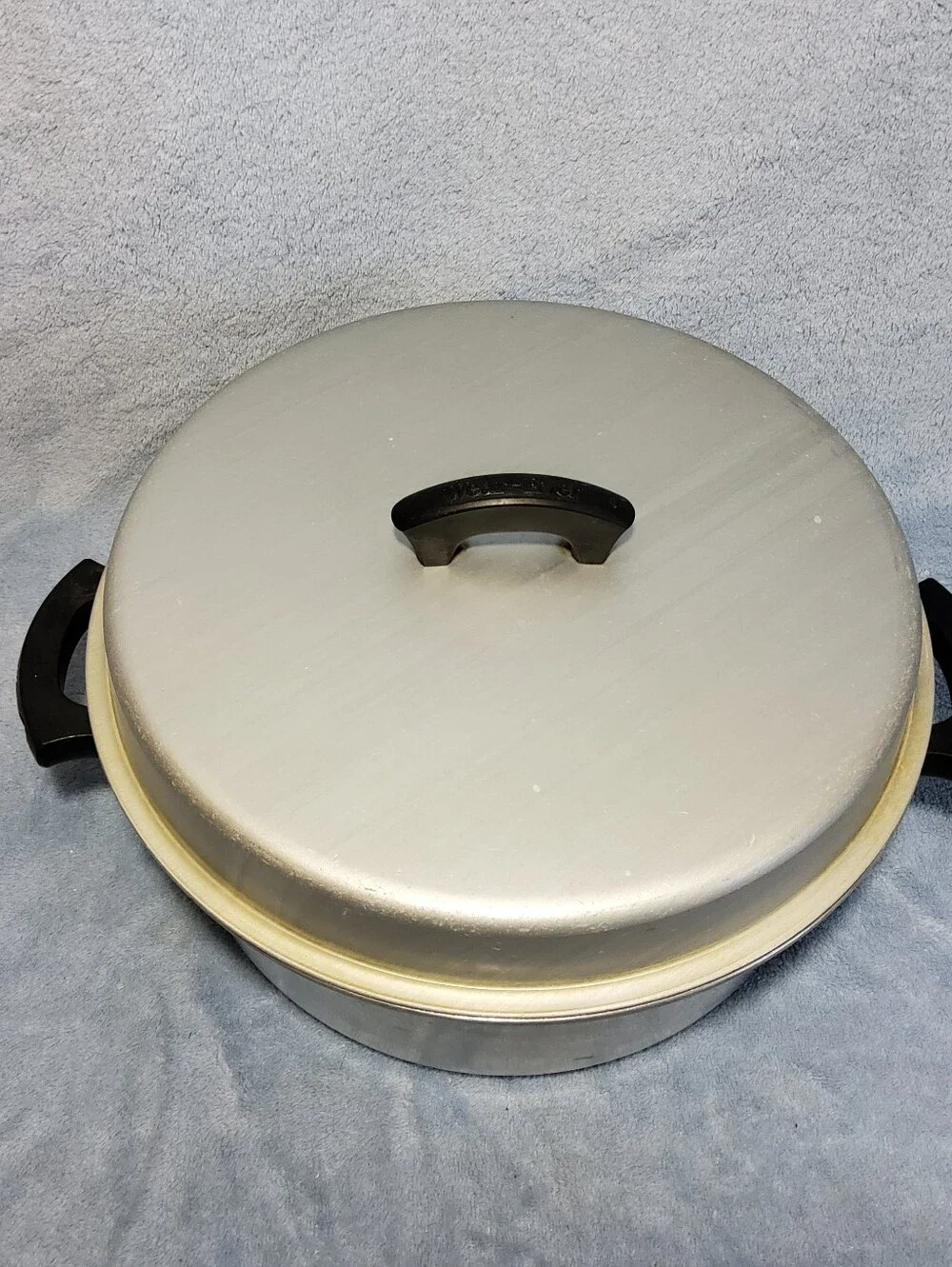 Vintage Wear-Ever 1298 Aluminum Dutch Oven with Lid 4 Quart TACUCo 4 Star Logo
